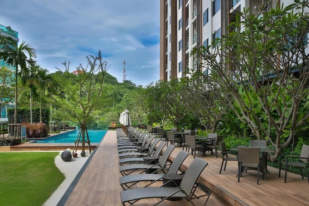 Sea View Spacious Near Walking Street Apartment
